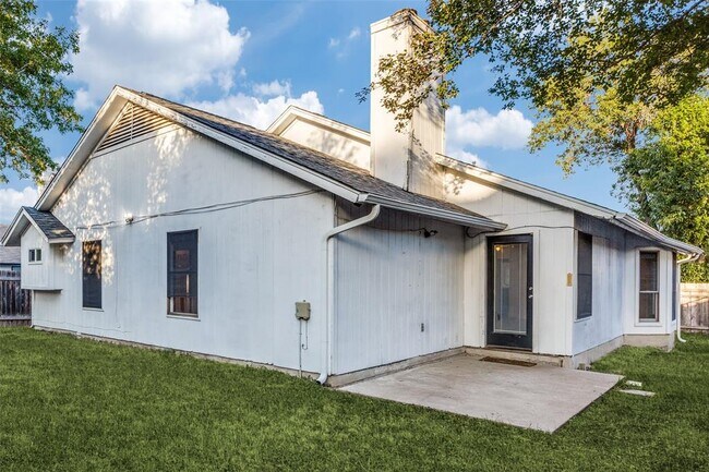 Building Photo - 12314 Thompkins Dr