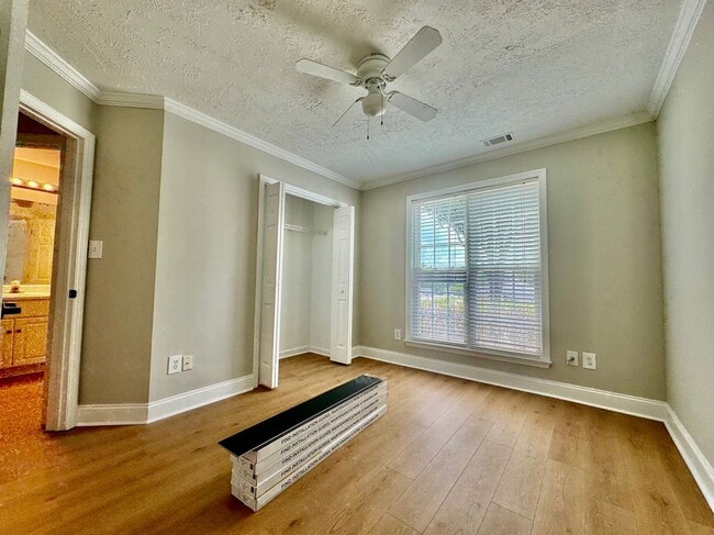 Building Photo - 609 Clifden Ct