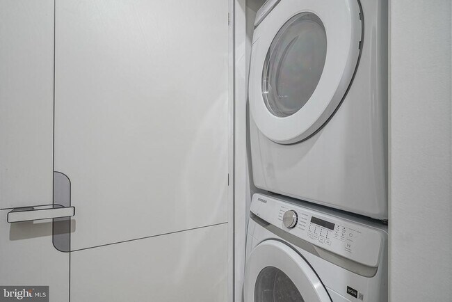 Building Photo - 4432 Wingate St