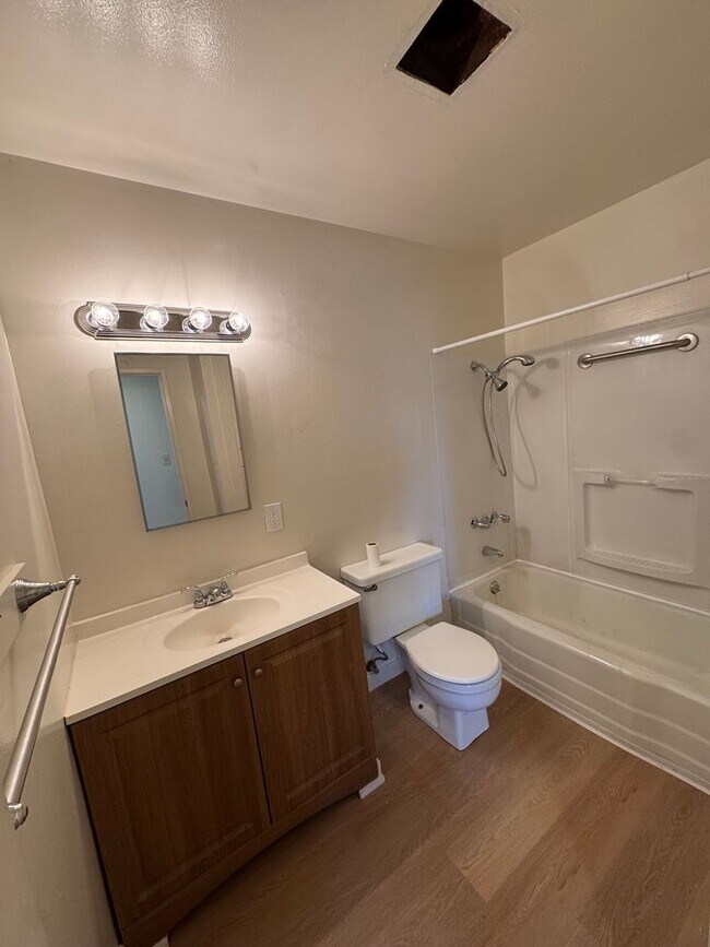 Building Photo - Fully Renovated Home in Lompoc