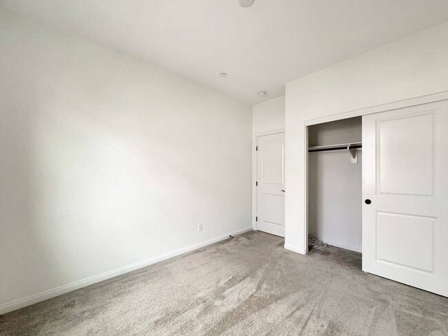 Building Photo - Beautiful 3B/2.5BA Townhome in 4S Ranch!