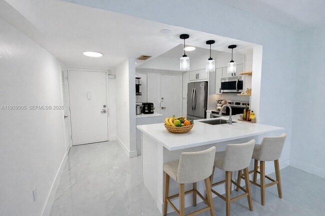 Building Photo - 9159 SW 77th Ave