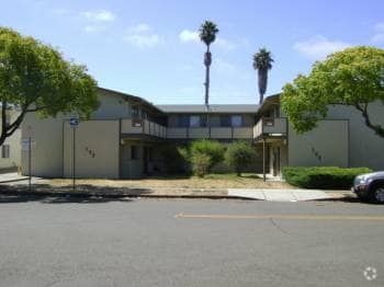 Building Photo - 700 Memorial Way