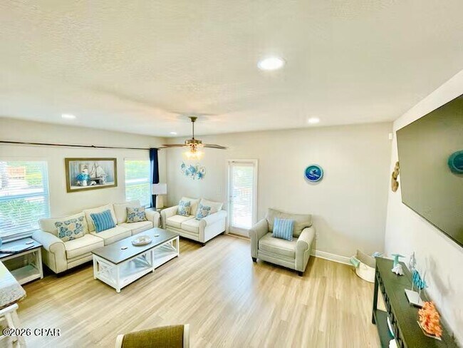 Building Photo - 7574 Shadow Lake Dr