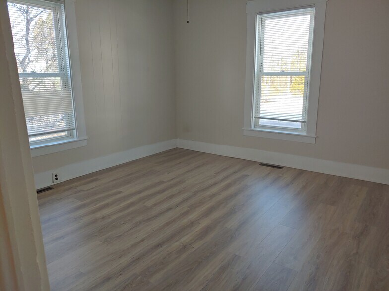 Building Photo - 20 Allen St