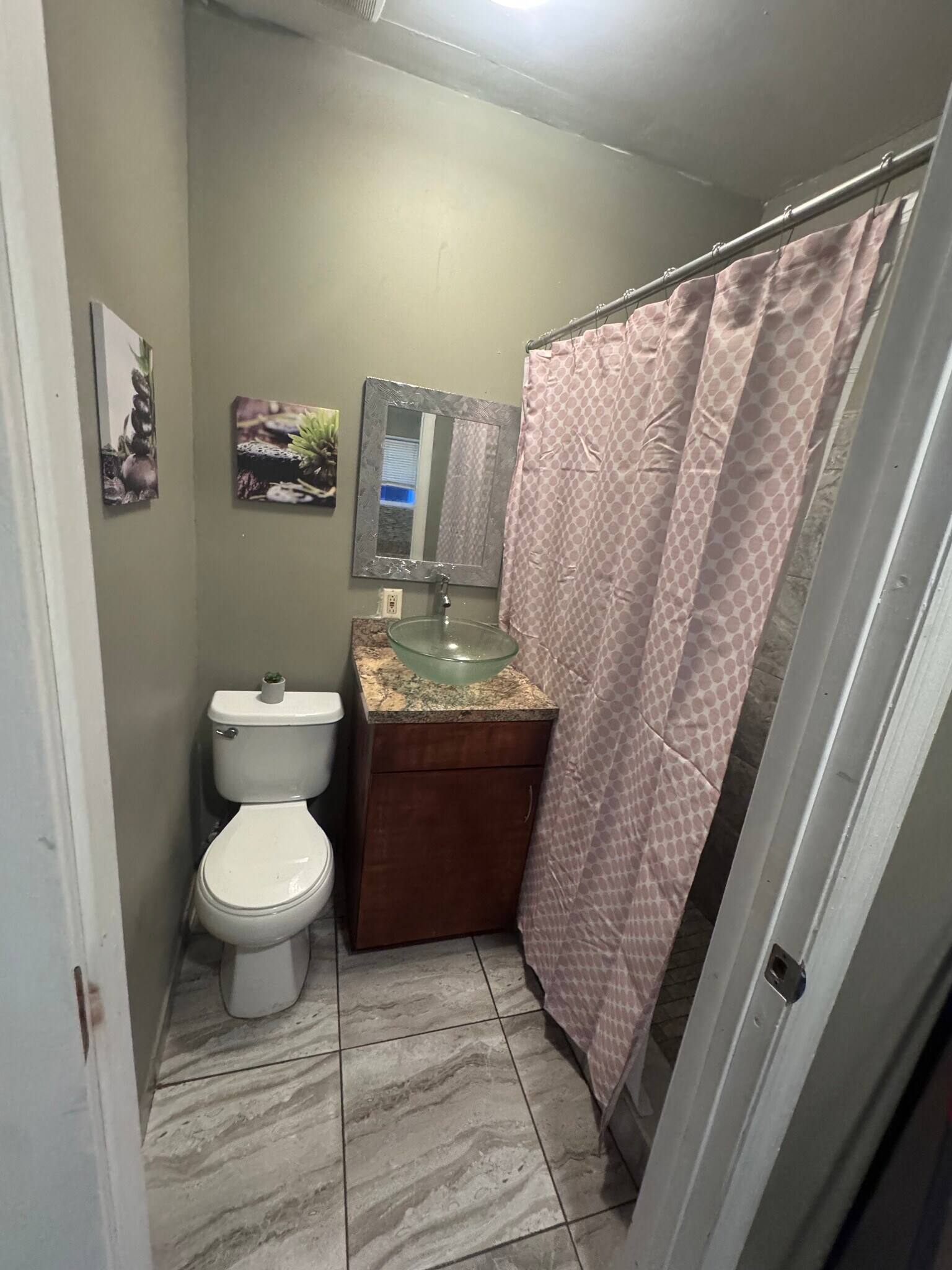 Building Photo - 9455 Dearmont Ave