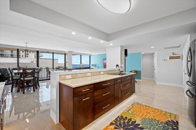 Building Photo - 4200 N Ocean Dr