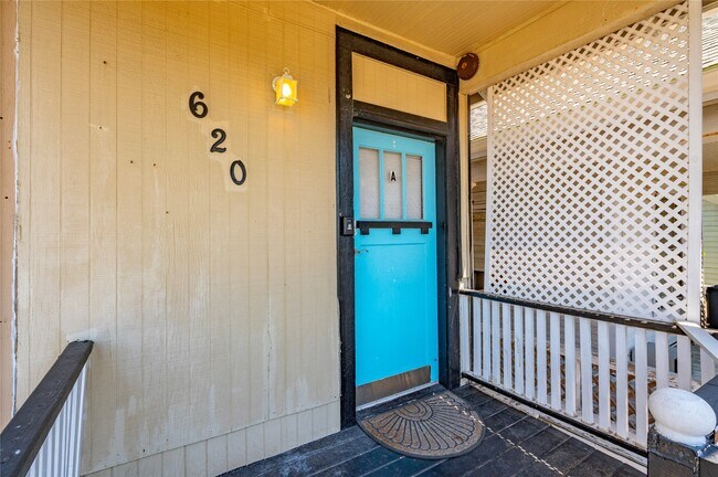Building Photo - 620 Avenue H