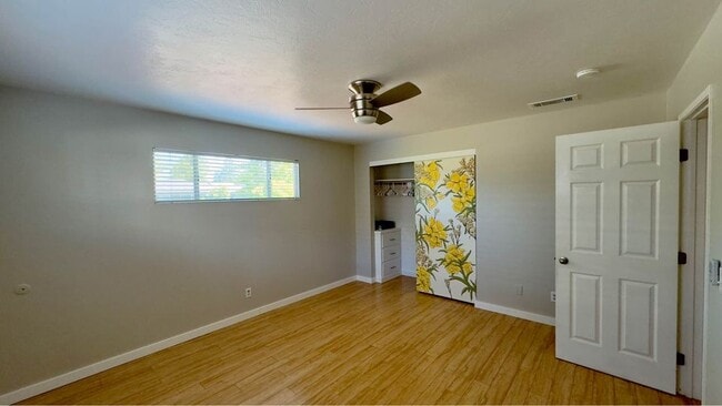 Building Photo - 3339 W Cambridge Ave