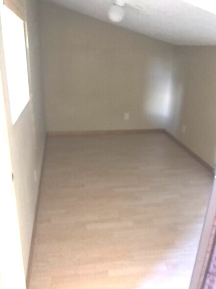 Loft Sleeping Space - 546 W Doty St