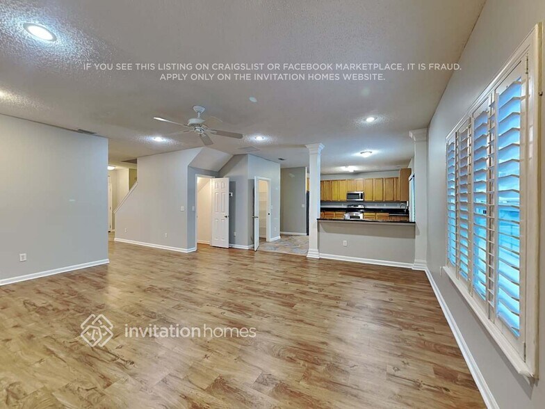 Building Photo - 12162 Autumn Sunrise Dr