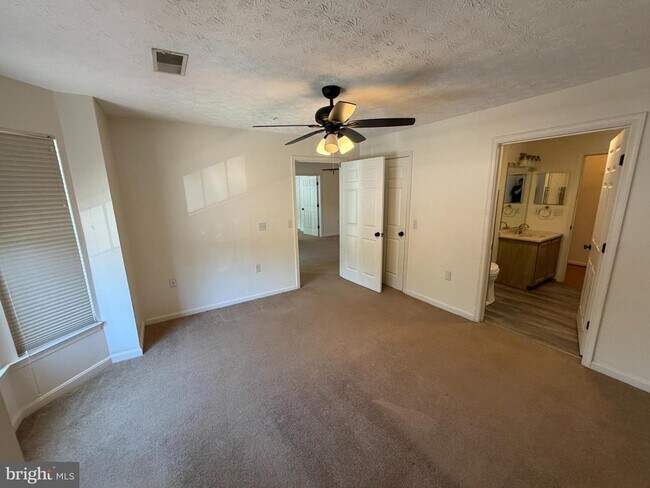Building Photo - 651 Burtons Cove Way