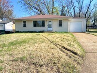 Building Photo - 811 Bella Ln