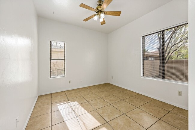 Building Photo - 4 bedroom home in Central Tucson