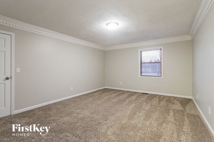 Building Photo - 6116 Buck Blvd