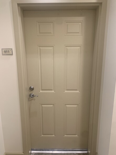 Exterior Apartment Door - 511 Lucerne Ave