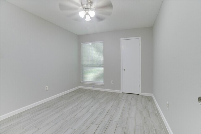 Building Photo - 128 N Deerfoot Cir