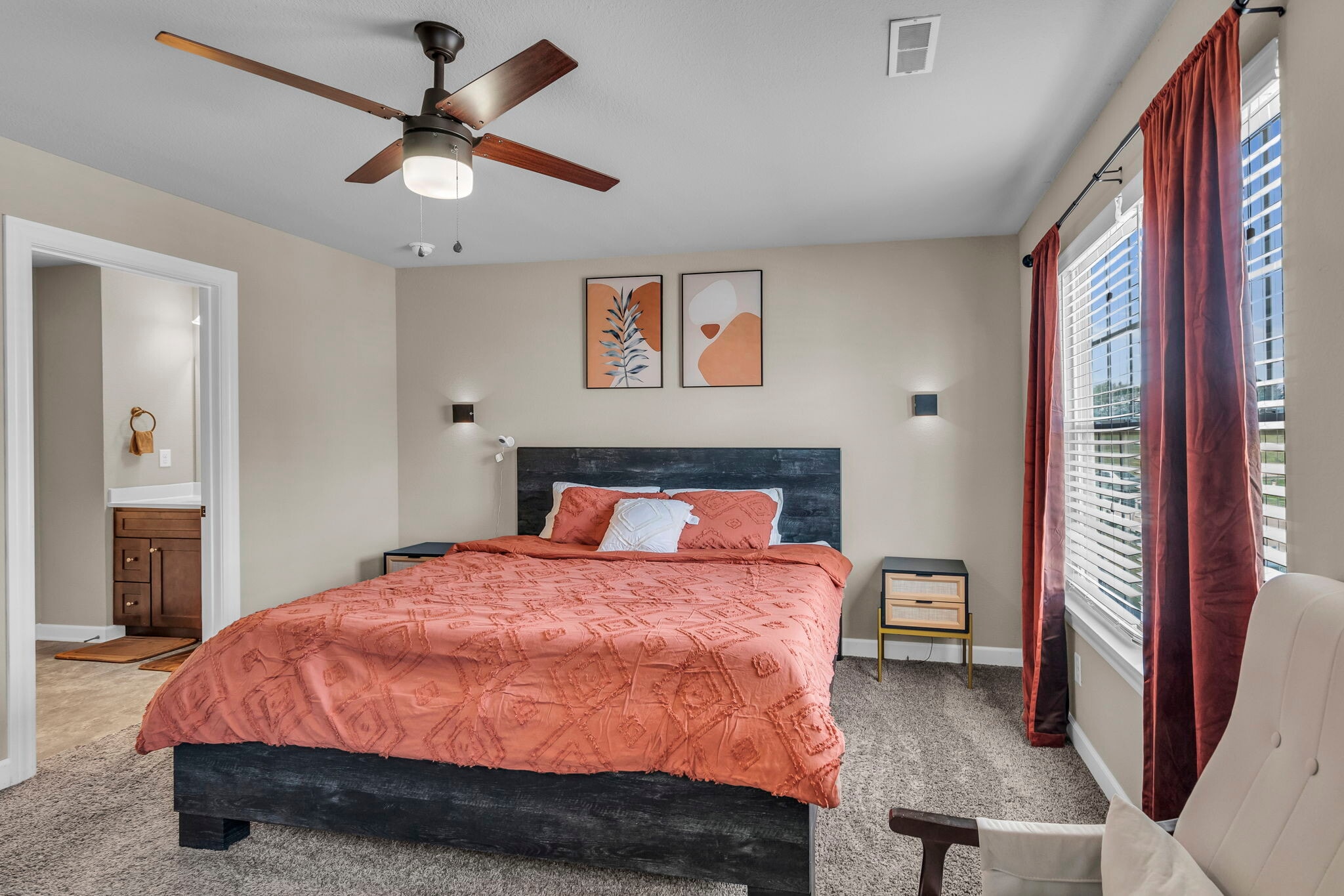 MASTER BEDROOM - 9413 N Adrian Ave