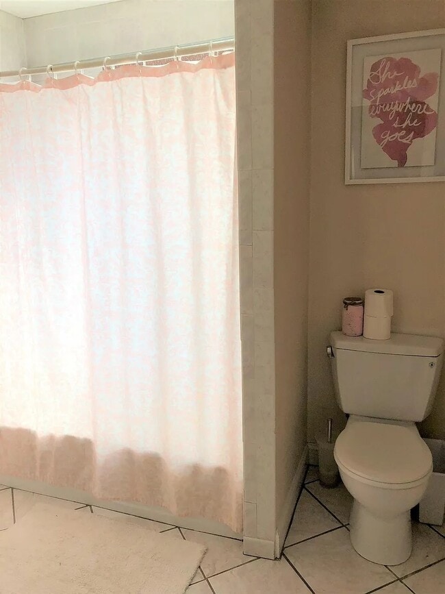 Building Photo - 2 Church Ave