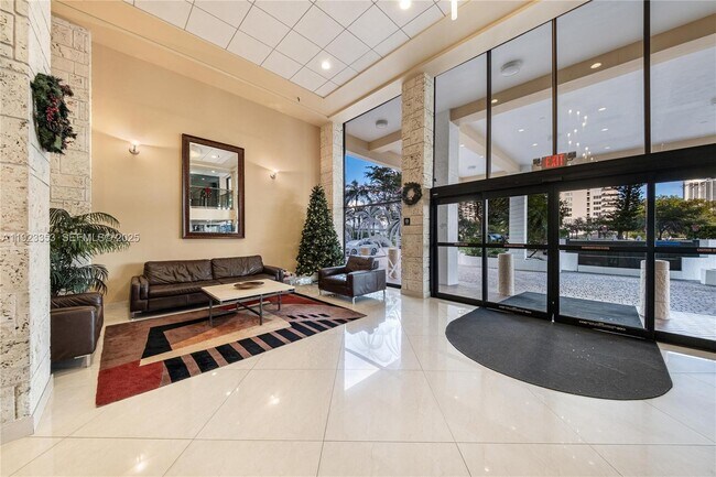 Building Photo - 290 174th St St