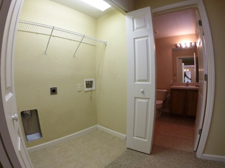 Building Photo - 4525 SW 52nd Cir