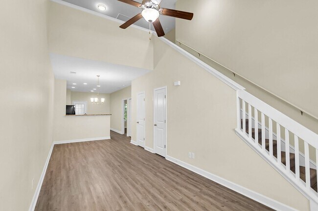 Building Photo - Beautiful FOUR bedroom townhome in Goose C...