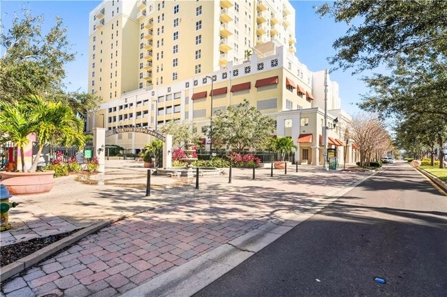 Building Photo - 628 Cleveland St