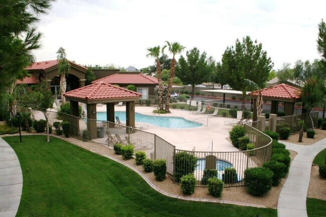 Building Photo - Premium Luxury 2 Bed 2 Bath condo with nicel view!!
