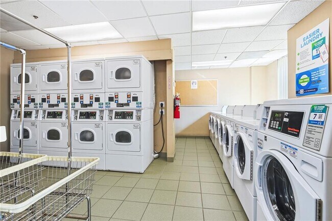 Building Photo - 2870 Pharr Ct S Northwest