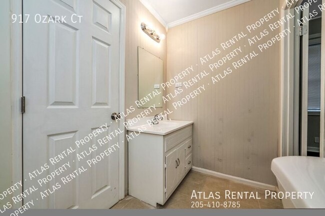 Building Photo - 917 Ozark Ct