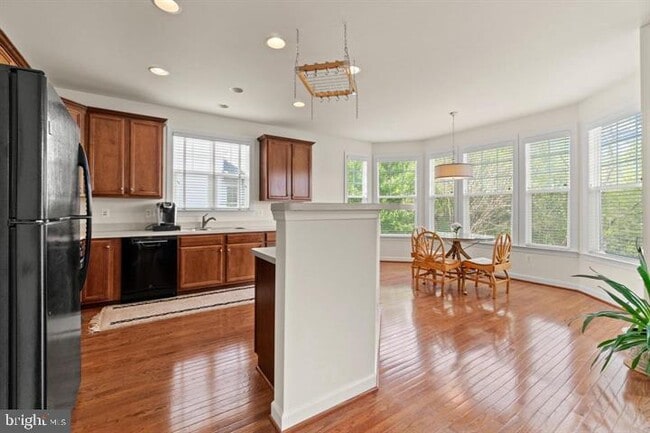 Building Photo - 14160 Catbird Dr