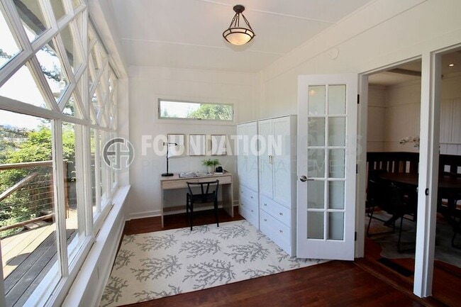 Building Photo - 47 Woodside Ln