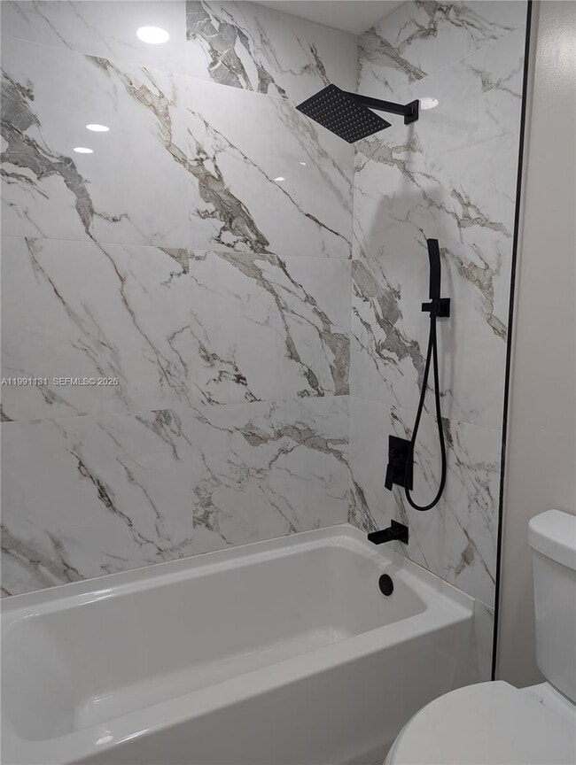 Building Photo - 641 NW 105th Way