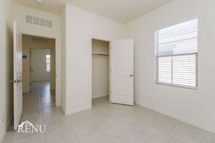 Building Photo - 35396 W San Capistrano Ave