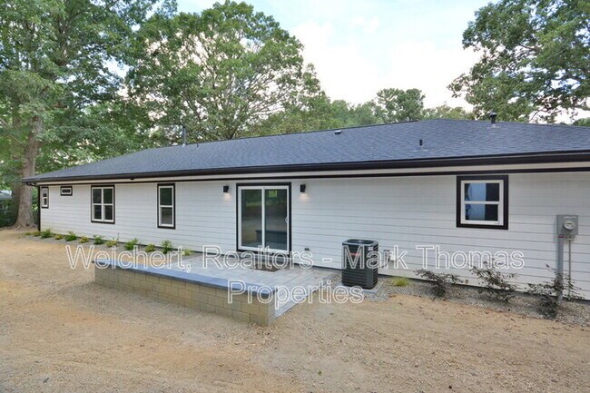 Building Photo - 1705 Mason Rd