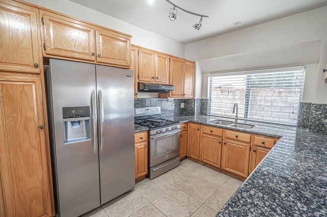 Building Photo - Spacious 3-Bedroom Home with Large Backyard on a Cul-de-Sac in Saugus!