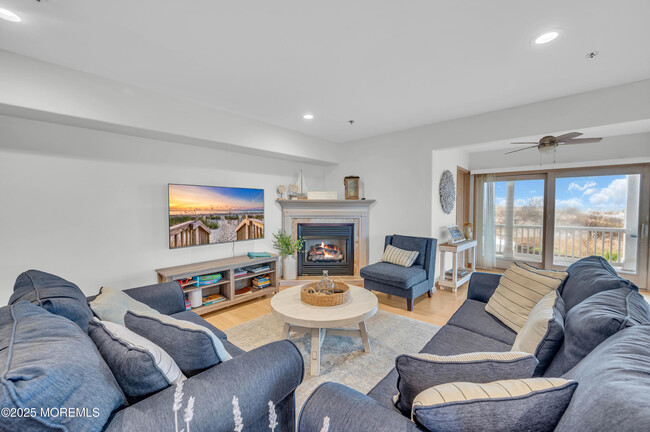 Building Photo - 15 E Tuna Way