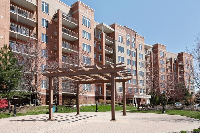 Building Photo - 1 Beacon Pl