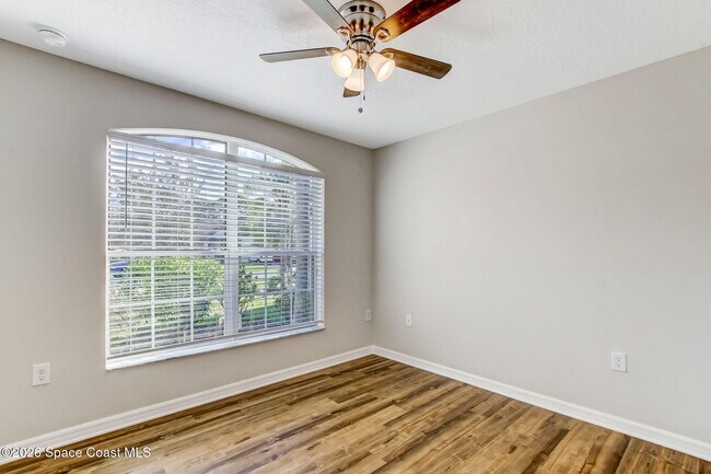 Building Photo - 3254 Burdock Ave