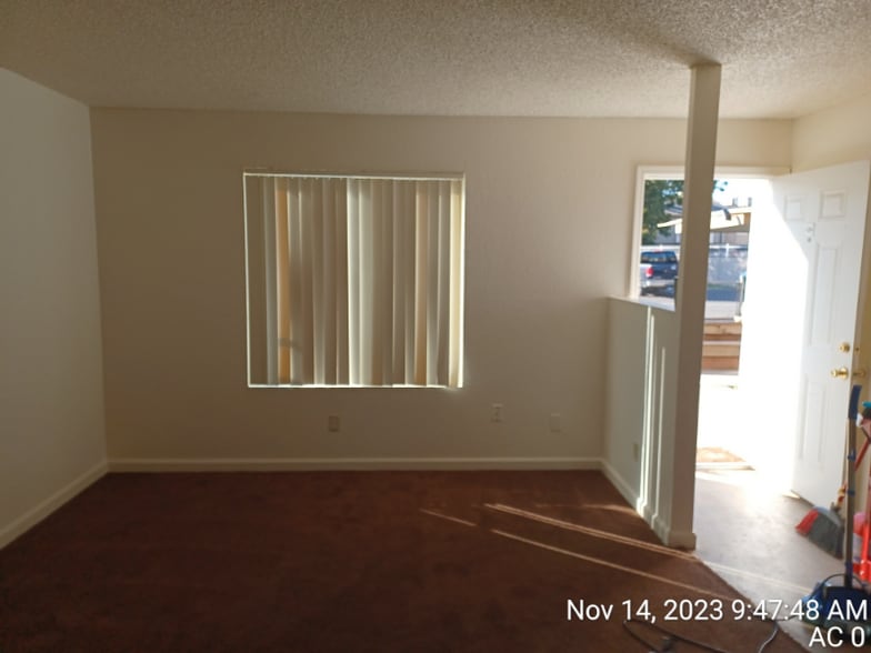 Building Photo - 202 W Dakota Ave