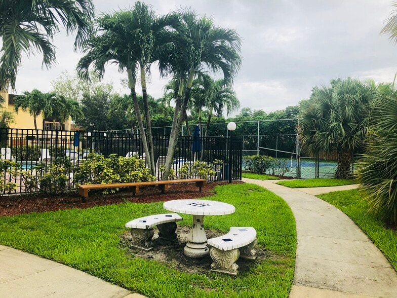 COMMON AREA - 7795 Grande St