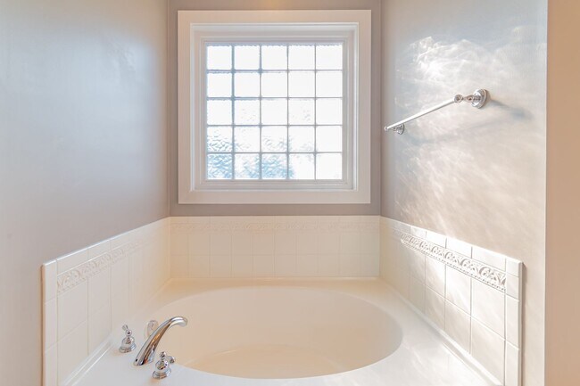 Building Photo - Stunning home in Baxter Village