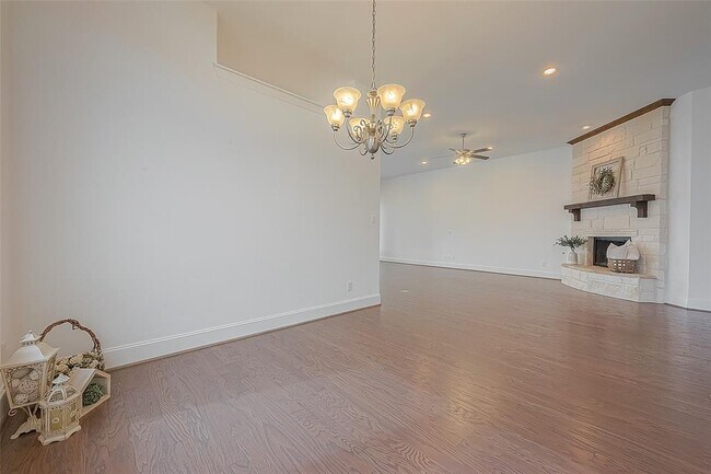 Building Photo - 28011 Castle Park Ln