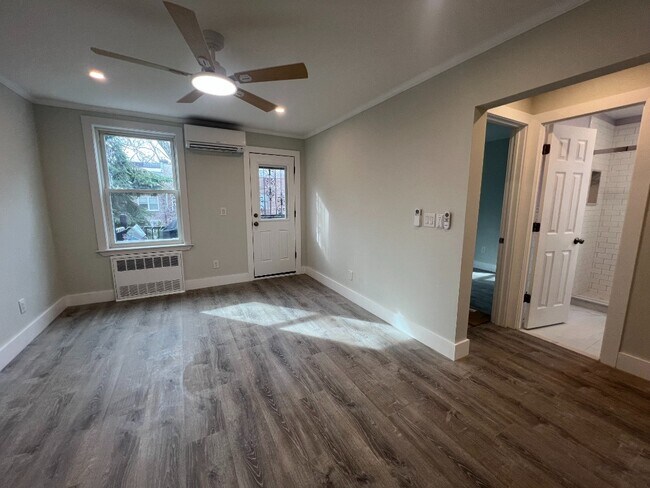 Building Photo - Lovely 2 Bed 2 Bath Gardens House w Terrace