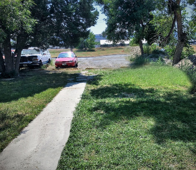 Building Photo - 1314.5 Phoenix Ave