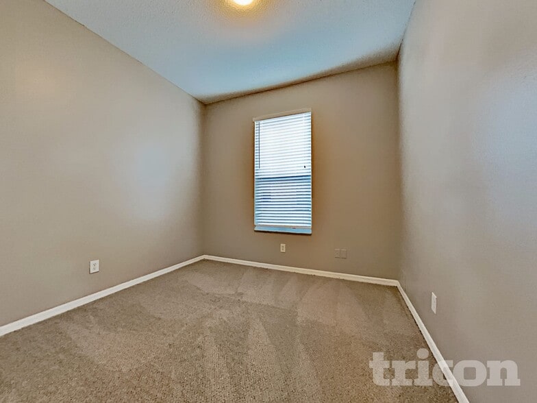 Building Photo - 10314 Goldenbrook Way