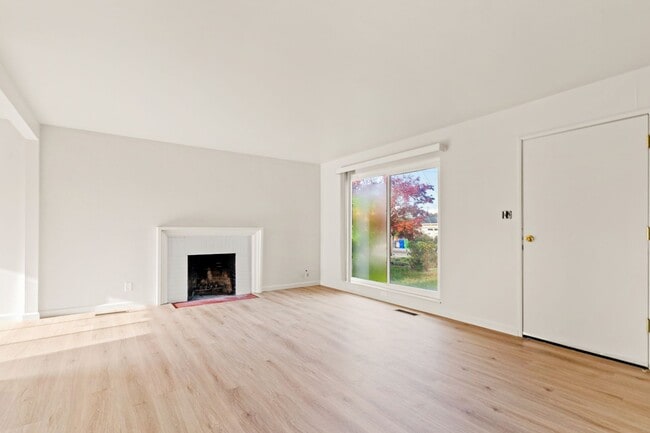 Building Photo - Just Updated! 3 Bed House in San Leandro |...