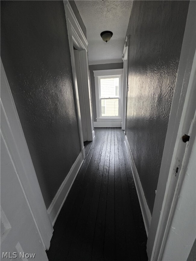 Building Photo - 1124 E 114th St