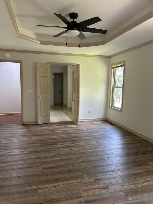 Building Photo - 129 Ivy Ln