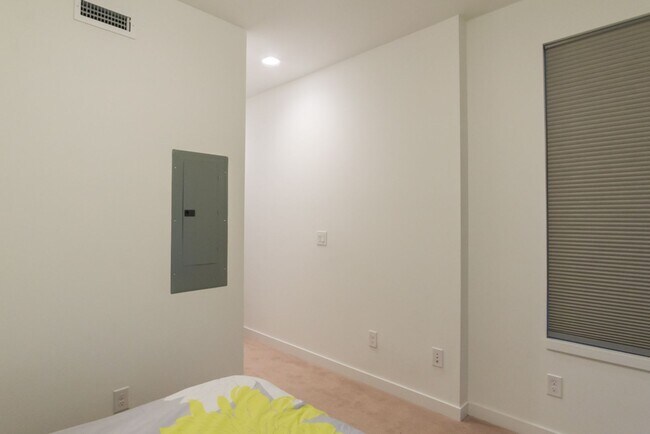 Building Photo - 3Bd/3Ba Seattle Townhouse
